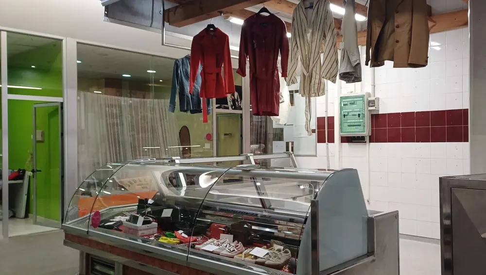 Mercado de segunda man no Mercado de Elviña Mercado de segunda man no Mercado de Elviña