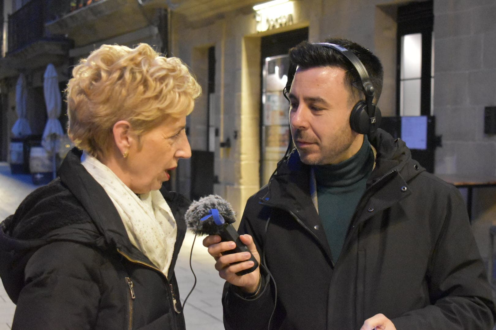 Yolanda González: "El secreto de Viana es pasear tranquilamente por sus calles y disfrutar de su patrimonio y su gente" Yolanda González: "El secreto de Viana es pasear tranquilamente por sus calles y disfrutar de su patrimonio y su gente"