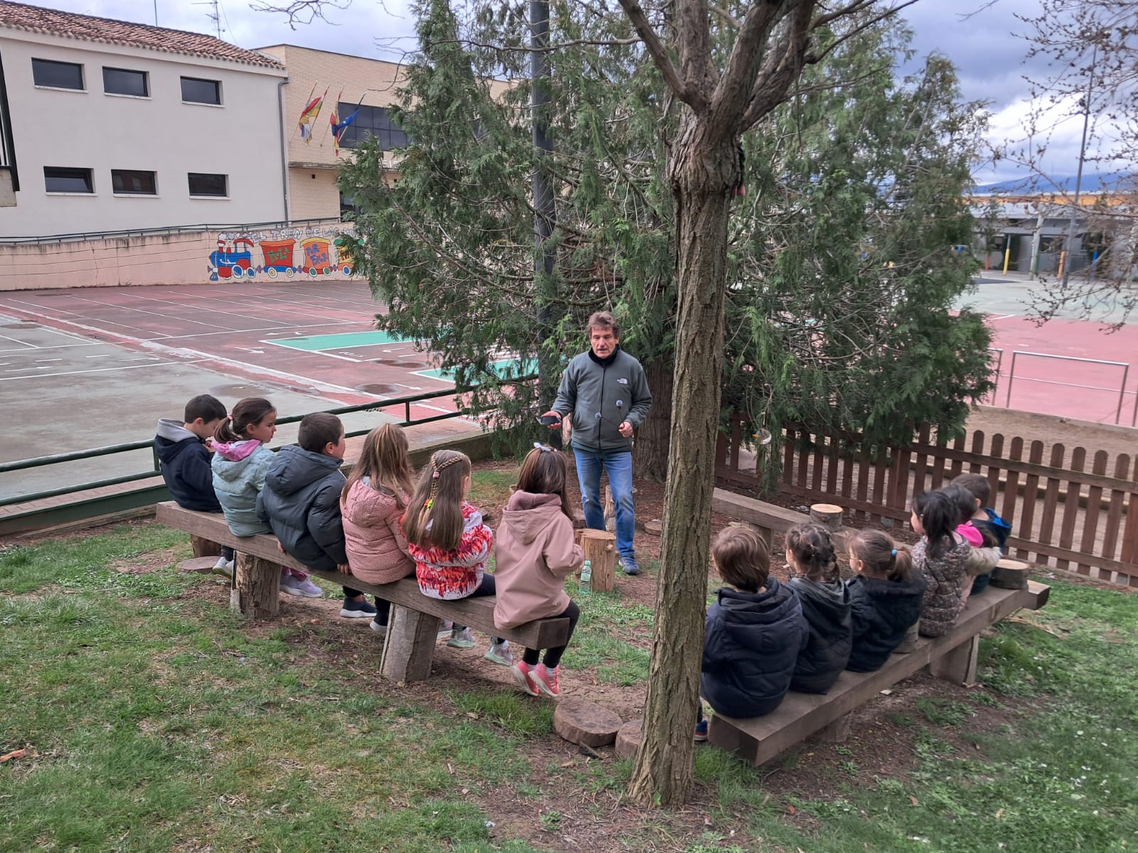 Aula Verde en Villamediana de Iregua, con escolares del CEIP Gonzalo de Berceo Aula Verde en Villamediana de Iregua, con escolares del CEIP Gonzalo de Berceo