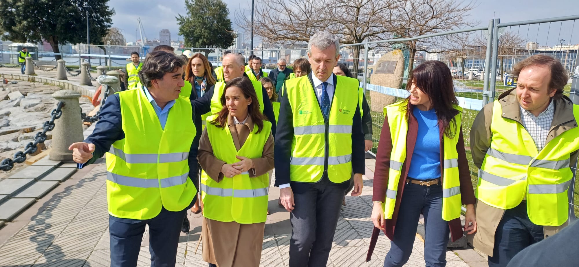 Rueda e Inés Rey inauguran las obras de la plataforma de baño de O Parrote en vísperas de la posible solicitud de la zona tensionada Rueda e Inés Rey inauguran las obras de la plataforma de baño de O Parrote en vísperas de la posible solicitud de la zona tensionada