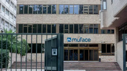 Fachada de un edificio de Muface en Paseo de Juan XXIII en Madrid