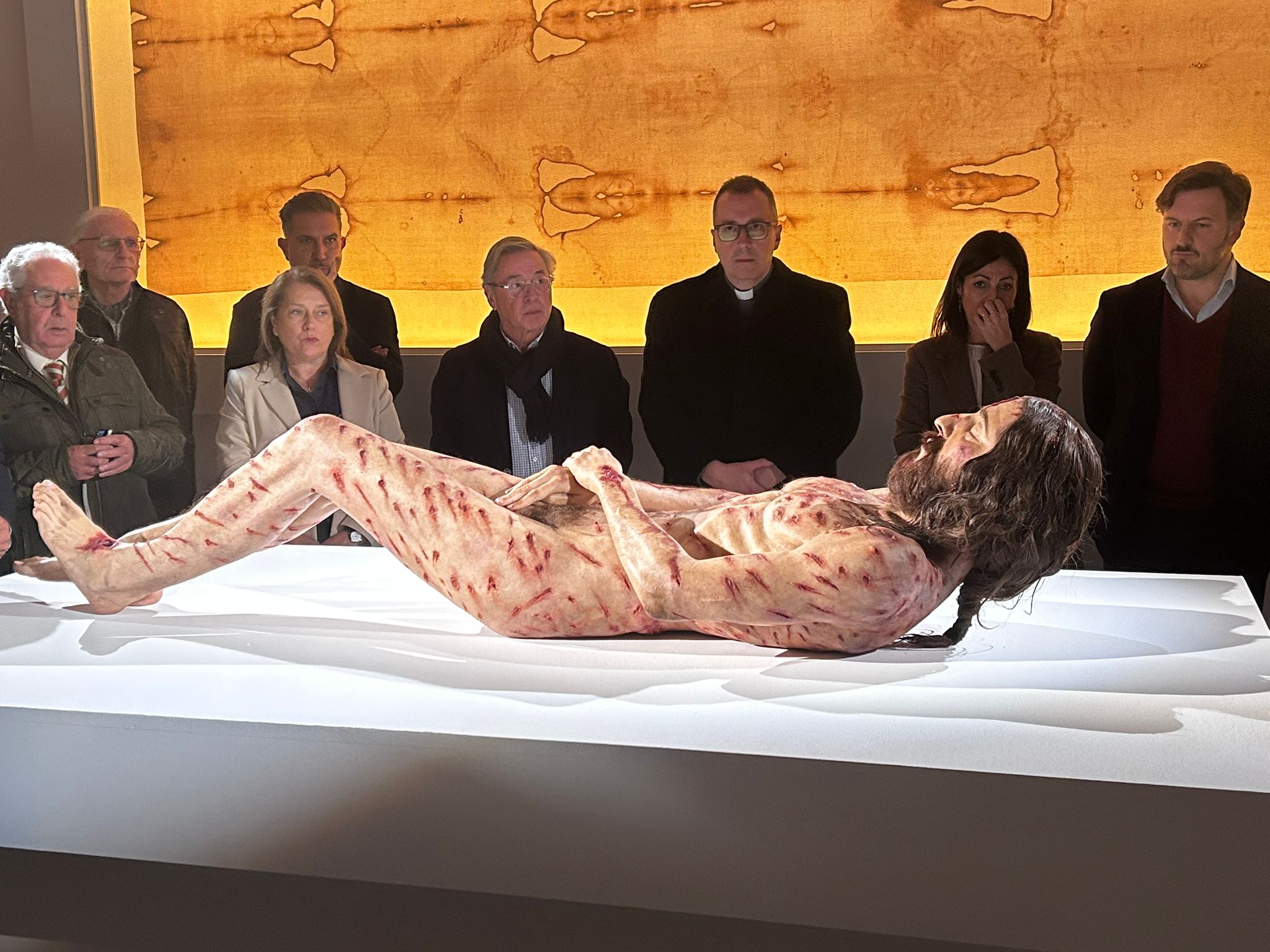 ‘The Mystery Man’ cierra su presencia en Elche tras cuatro meses en los que la han visitado 12.500 personas ‘The Mystery Man’ cierra su presencia en Elche tras cuatro meses en los que la han visitado 12.500 personas