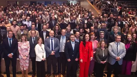 La Junta destaca el "excelente" capital humano del SES como pilar de la sanidad pública, de calidad y humanizada La Junta destaca el "excelente" capital humano del SES como pilar de la sanidad pública, de calidad y humanizada