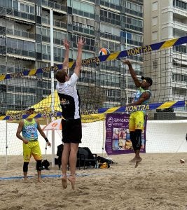 Victoria contundente en Voley Playa del Servigroup poniente Benidorm masculino Victoria contundente en Voley Playa del Servigroup poniente Benidorm masculino