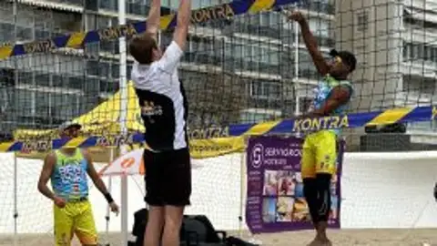En Voley Playa, victoria contundente del Servigroup poniente Benidorm masculino En Voley Playa, victoria contundente del Servigroup poniente Benidorm masculino