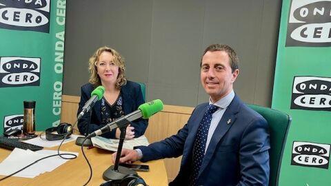 El presidente del consell de Mallorca, Lloren&ccedil; Galm&egrave;s, en Onda Cero Mallorca, junto a Elka Dimitrova