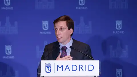 La respuesta de Almeida a la camiseta de Rita Maestre con el 7.291: "Una cifra falsa y mentirosa" La respuesta de Almeida a la camiseta de Rita Maestre con el 7.291: "Una cifra falsa y mentirosa"