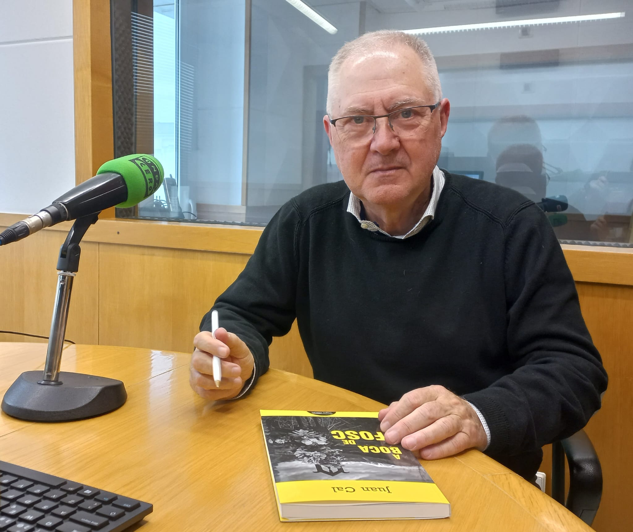 "A boca de fosc", la novel·la de Juan Cal al voltant d'un crim que enllaça el pes de la família, la tradició i la terra "A boca de fosc", la novel·la de Juan Cal al voltant d'un crim que enllaça el pes de la família, la tradició i la terra