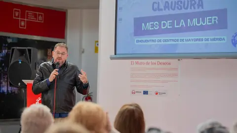 El alcalde de Mérida, Antonio Rodríguez Osuna, en el acto de clausura de las actividades del Mes de la Mujer El alcalde de Mérida, Antonio Rodríguez Osuna, en el acto de clausura de las actividades del Mes de la Mujer
