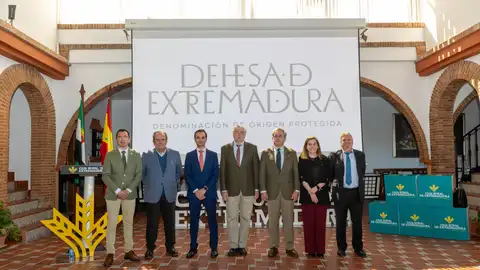 D.O.P Dehesa de Extremadura presenta su nueva imagen D.O.P Dehesa de Extremadura presenta su nueva imagen
