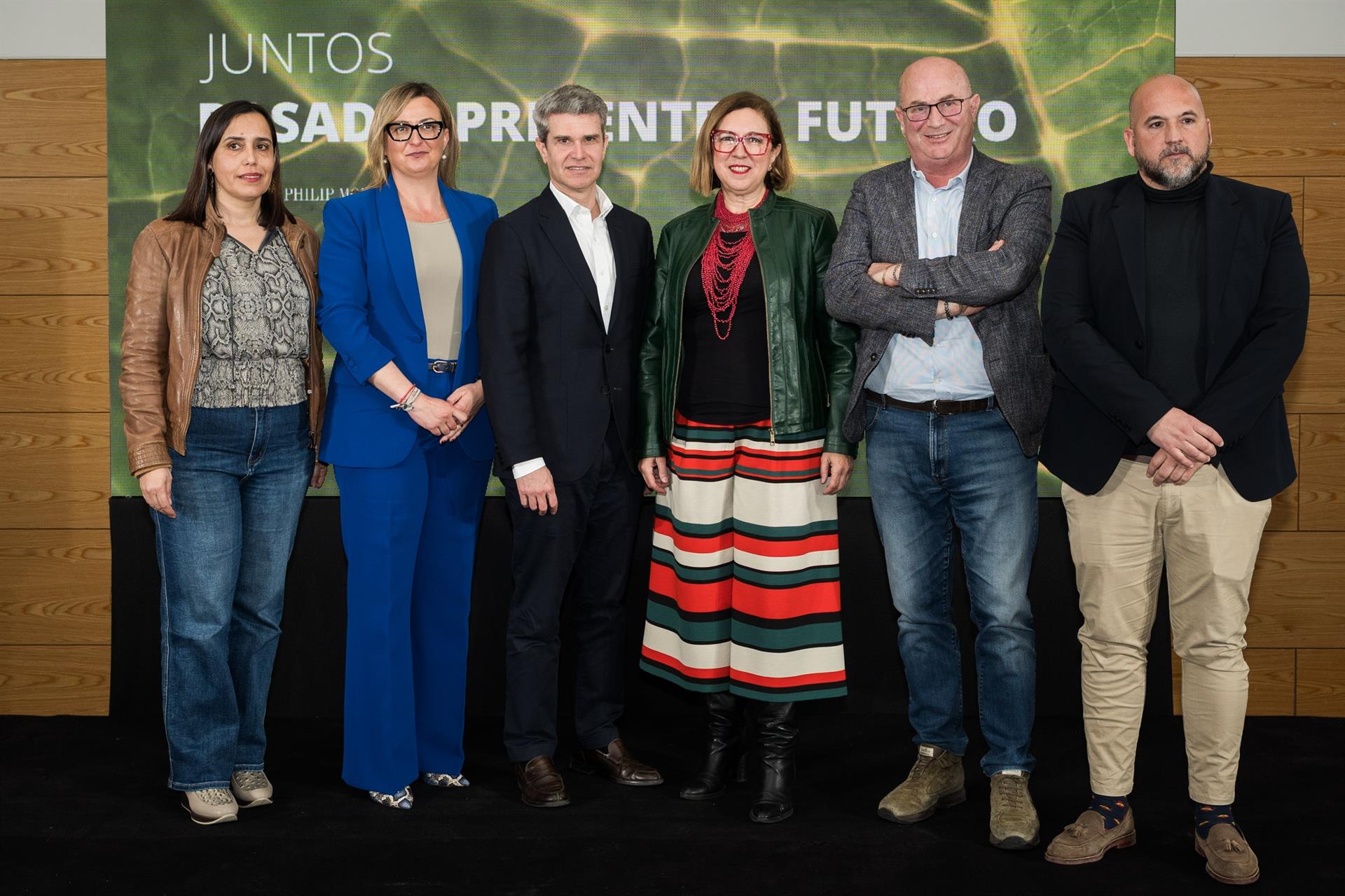 La Junta muestra su apoyo al sector del tabaco en el evento 'Juntos. Pasado, presente y futuro' organizado por Philip Morris La Junta muestra su apoyo al sector del tabaco en el evento 'Juntos. Pasado, presente y futuro' organizado por Philip Morris