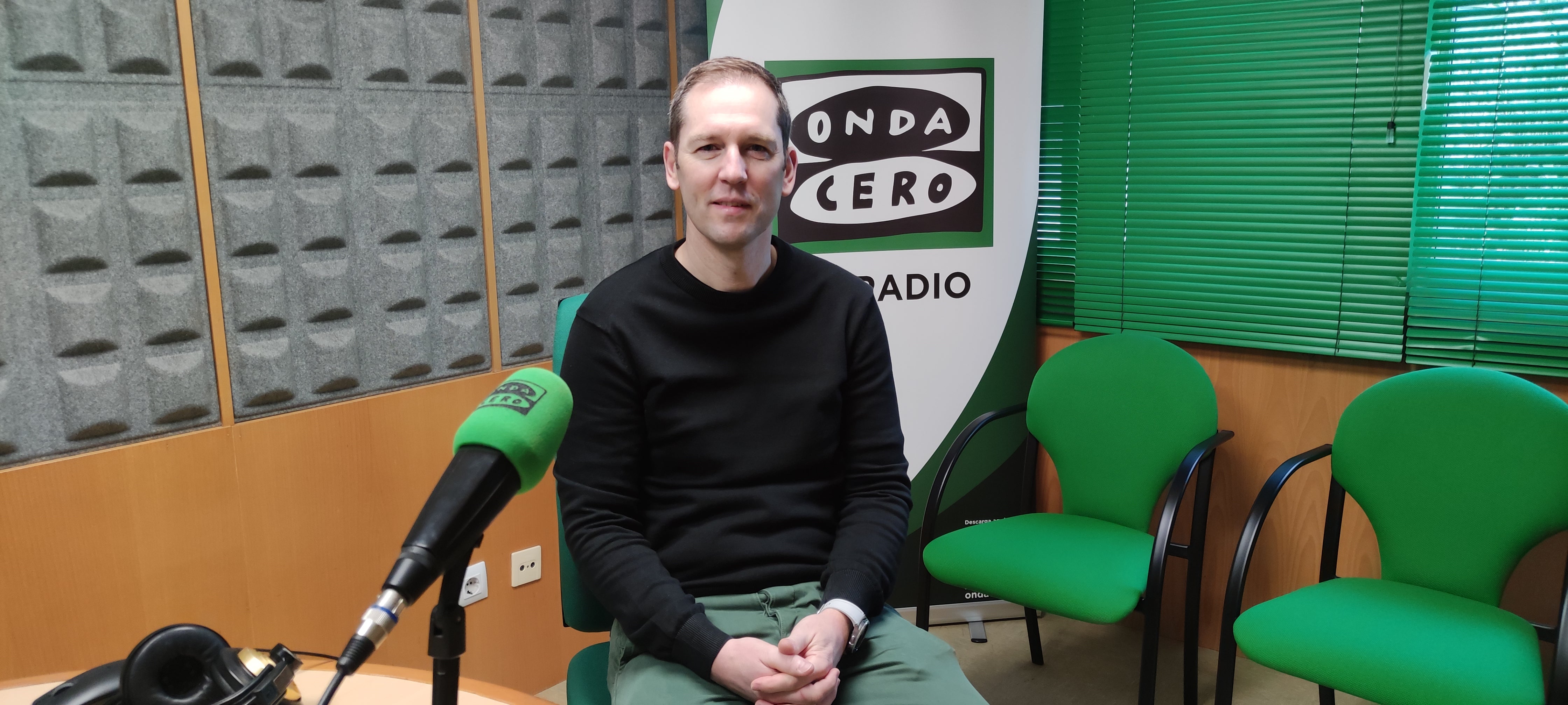 Andrés Martínez: “Trabajamos con lentes progresivas muy adaptadas a cada paciente con un alto grado de personalización" Andrés Martínez: “Trabajamos con lentes progresivas muy adaptadas a cada paciente con un alto grado de personalización"