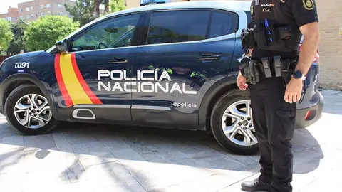 Agentes de Policía Nacional Agentes de Policía Nacional