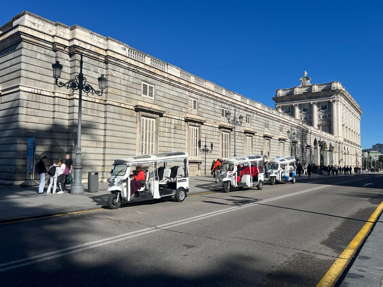 Los tuk tuk de Madrid, en el punto de mira: campaña especial de vigilancia para frenar las prácticas irregulares Los tuk tuk de Madrid, en el punto de mira: campaña especial de vigilancia para frenar las prácticas irregulares