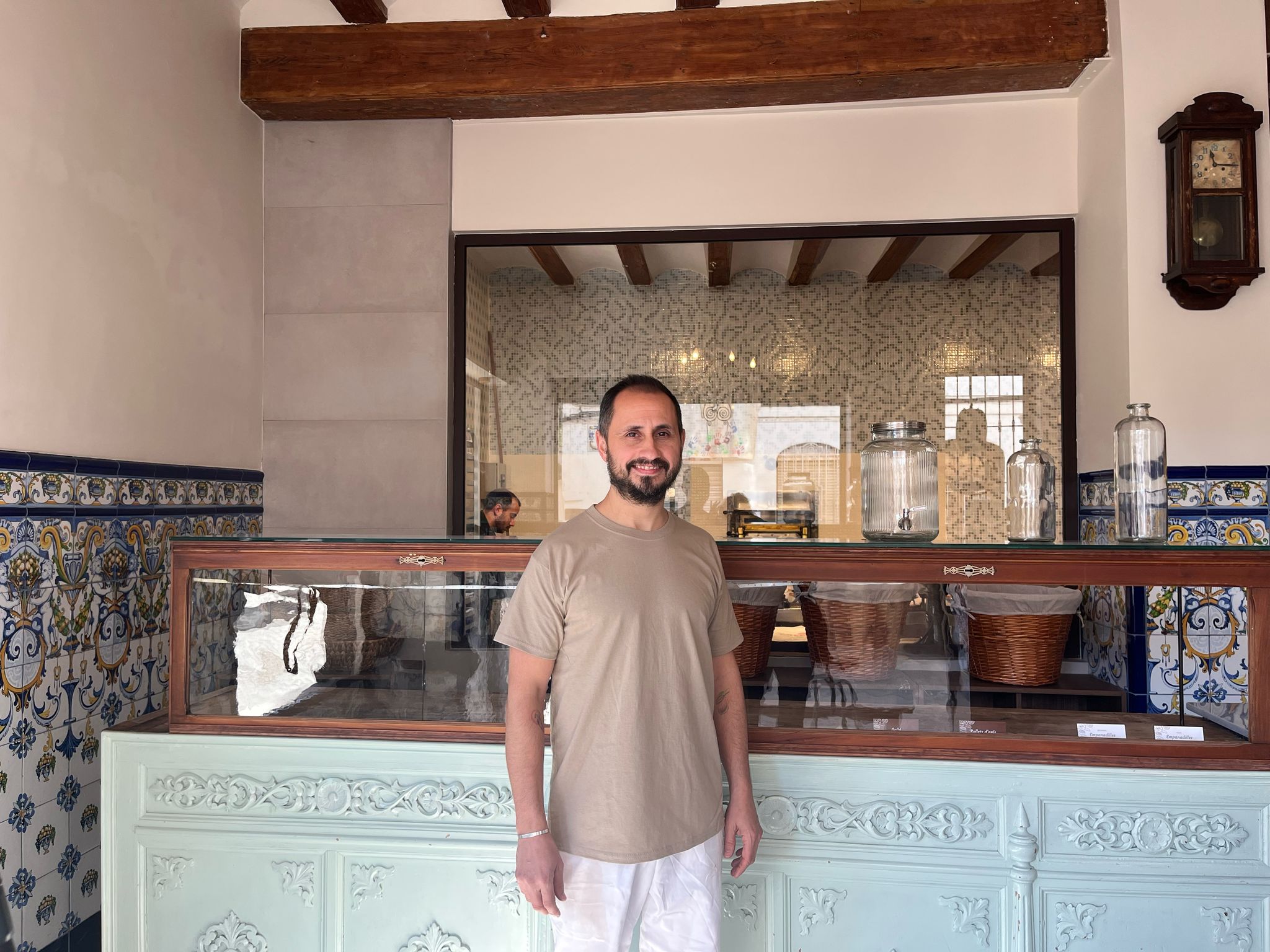 Forn Baixauli, uno de los hornos más antiguos de la Comunitat Valenciana, reabre sus puertas tras la DANA Forn Baixauli, uno de los hornos más antiguos de la Comunitat Valenciana, reabre sus puertas tras la DANA