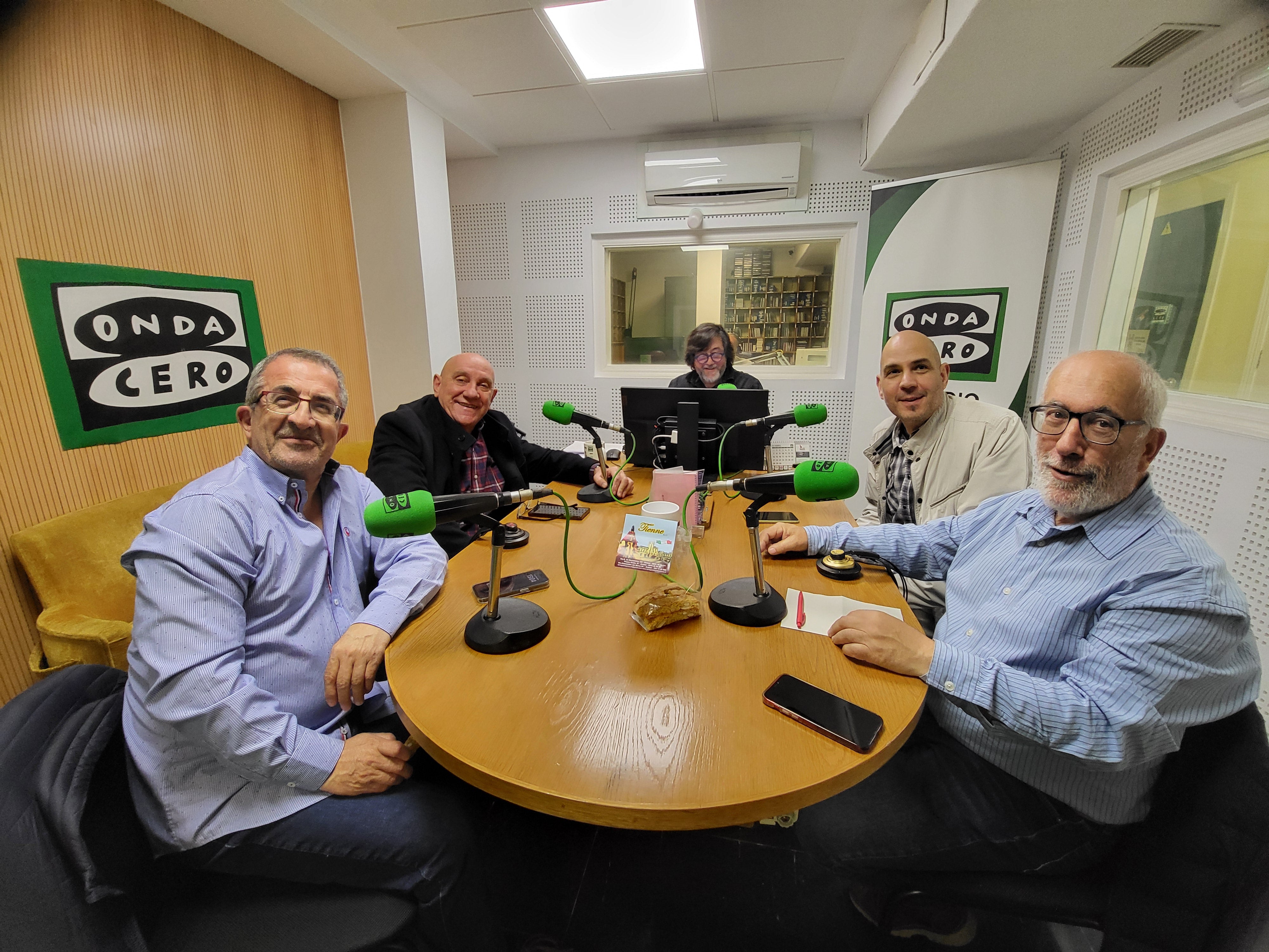 Tertulia de "Locos por Incordiar" a actualidade local e nacional Tertulia de "Locos por Incordiar" a actualidade local e nacional