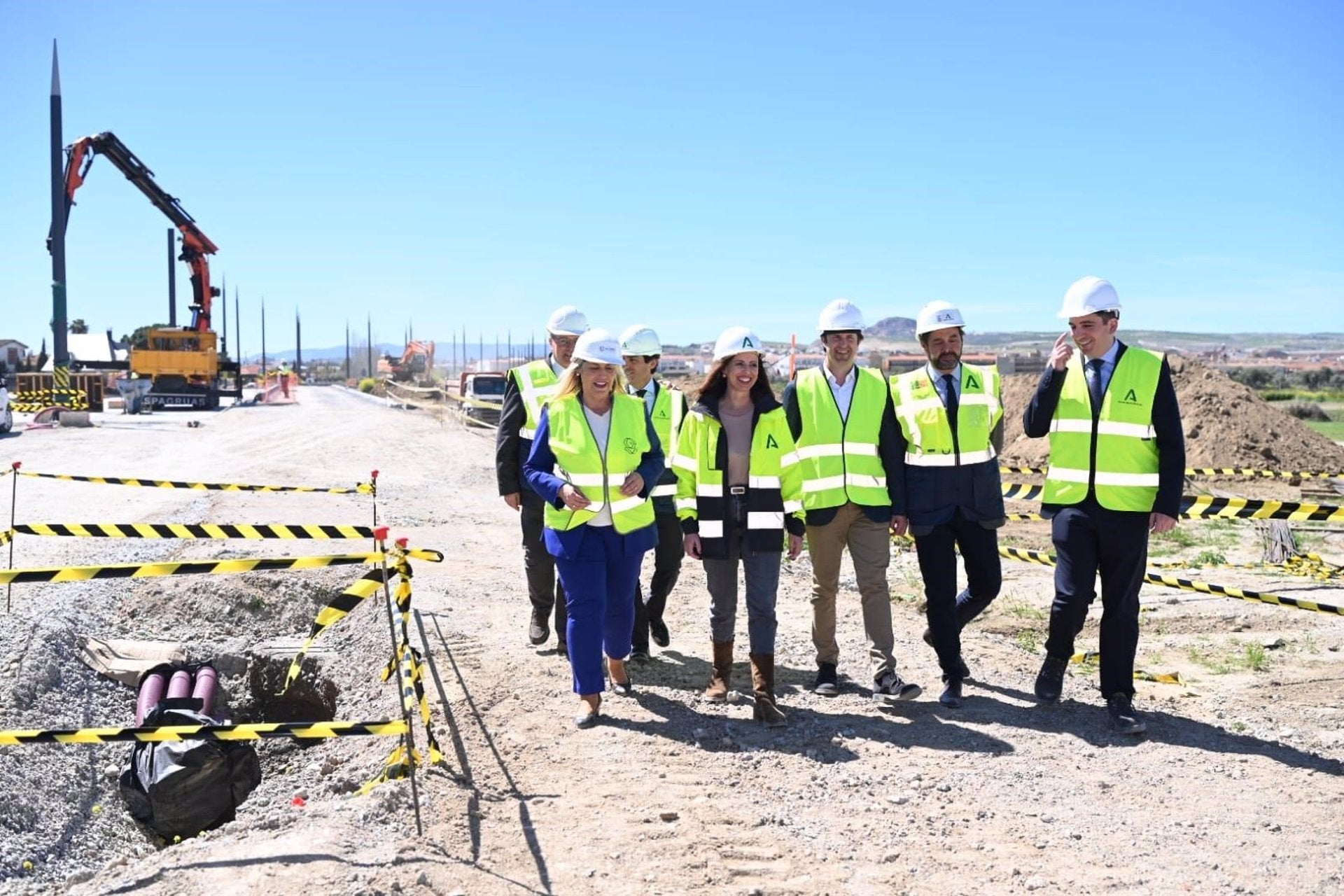 Las obras del Metro de Granada avanzan con la colocación de vigas sobre el río Dílar Las obras del Metro de Granada avanzan con la colocación de vigas sobre el río Dílar