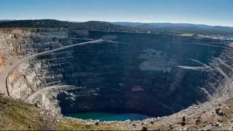 La Asociación 'Bien común de Monesterio' pide a la Junta la construcción de la carretera de acceso a la Mina Aguablanca La Asociación 'Bien común de Monesterio' pide a la Junta la construcción de la carretera de acceso a la Mina Aguablanca