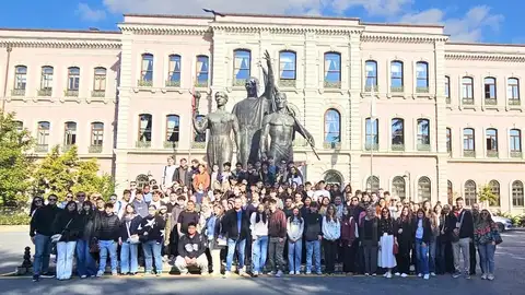 21 alumnos de Agora Lledó International School viajarán a Miami para participar en un prestigioso evento de liderazgo juvenil 21 alumnos de Agora Lledó International School viajarán a Miami para participar en un prestigioso evento de liderazgo juvenil