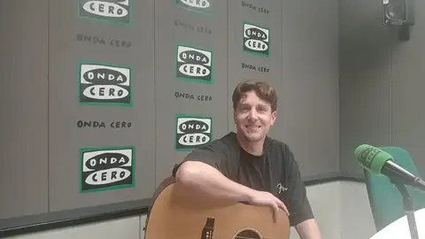 Cerezuela en los estudios de Onda Cero. Cerezuela en los estudios de Onda Cero.