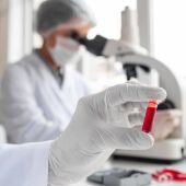 La colonoscopia y el test de sangre en heces son pruebas equivalentes para detectar cancer de colon