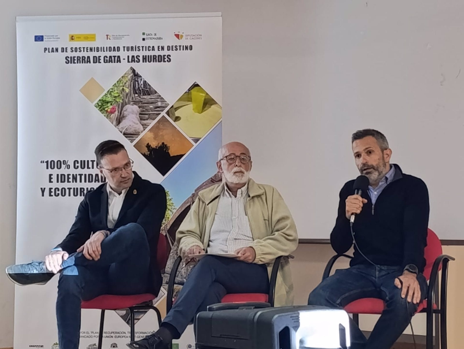 La Junta expone la estrategia regional en prevención de incendios y gestión forestal en las jornadas de Mosaico Cultura La Junta expone la estrategia regional en prevención de incendios y gestión forestal en las jornadas de Mosaico Cultura