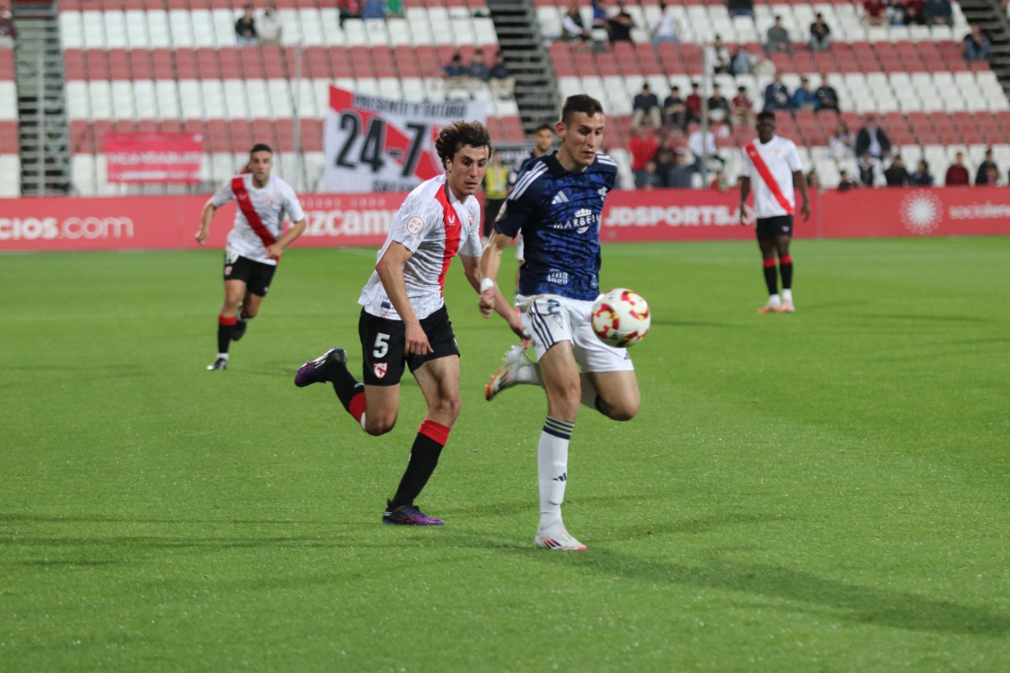 El Marbella gana y se permite soñar con la salvación El Marbella gana y se permite soñar con la salvación