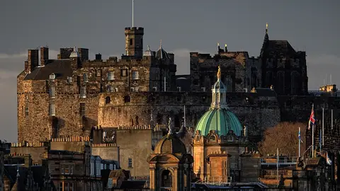 El castillo de Borthwick está a media hora de Edimburgo Vista de Edimburgo