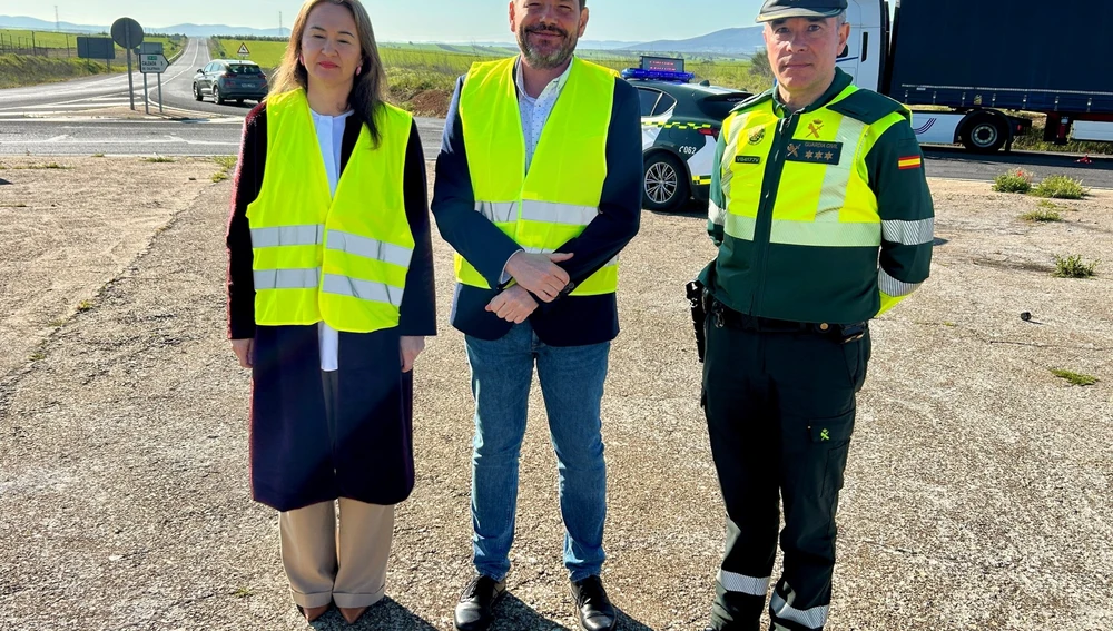 Los responsables de informar de la nueva campaña de la DGT Los responsables de informar de la nueva campaña de la DGT