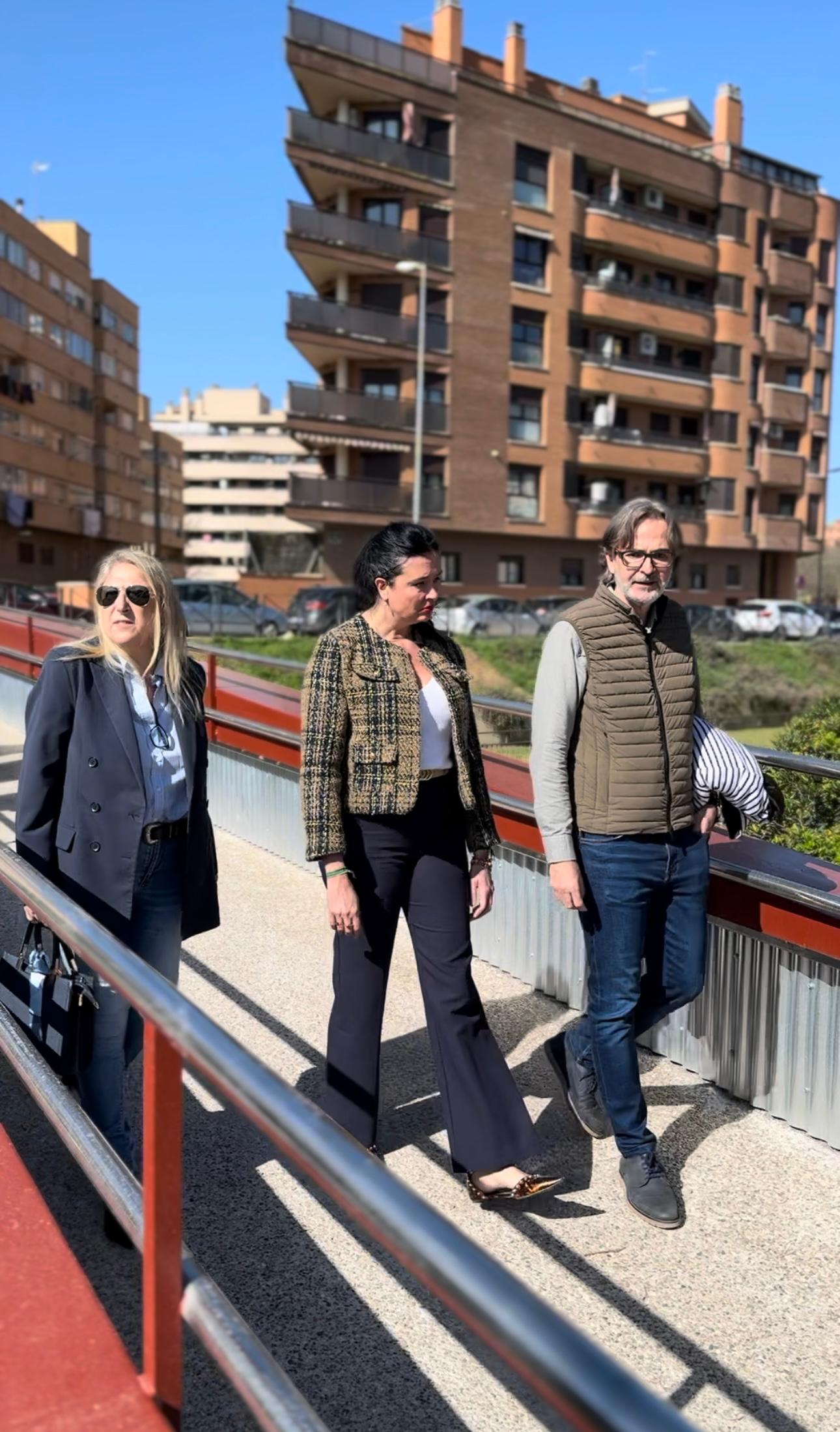 Reabre la pasarela sobre el río Isuela, tras más de dos años de cierre Reabre la pasarela sobre el río Isuela, tras más de dos años de cierre