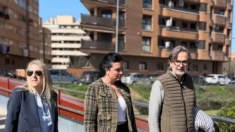 Reabre la pasarela sobre el río Isuela, tras más de dos años de cierre Reabre la pasarela sobre el río Isuela, tras más de dos años de cierre