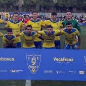 El Orihuela pierde ante el Linares Deportivo (0-1) en un partido marcado por las interrupciones y los errores arbitrales 