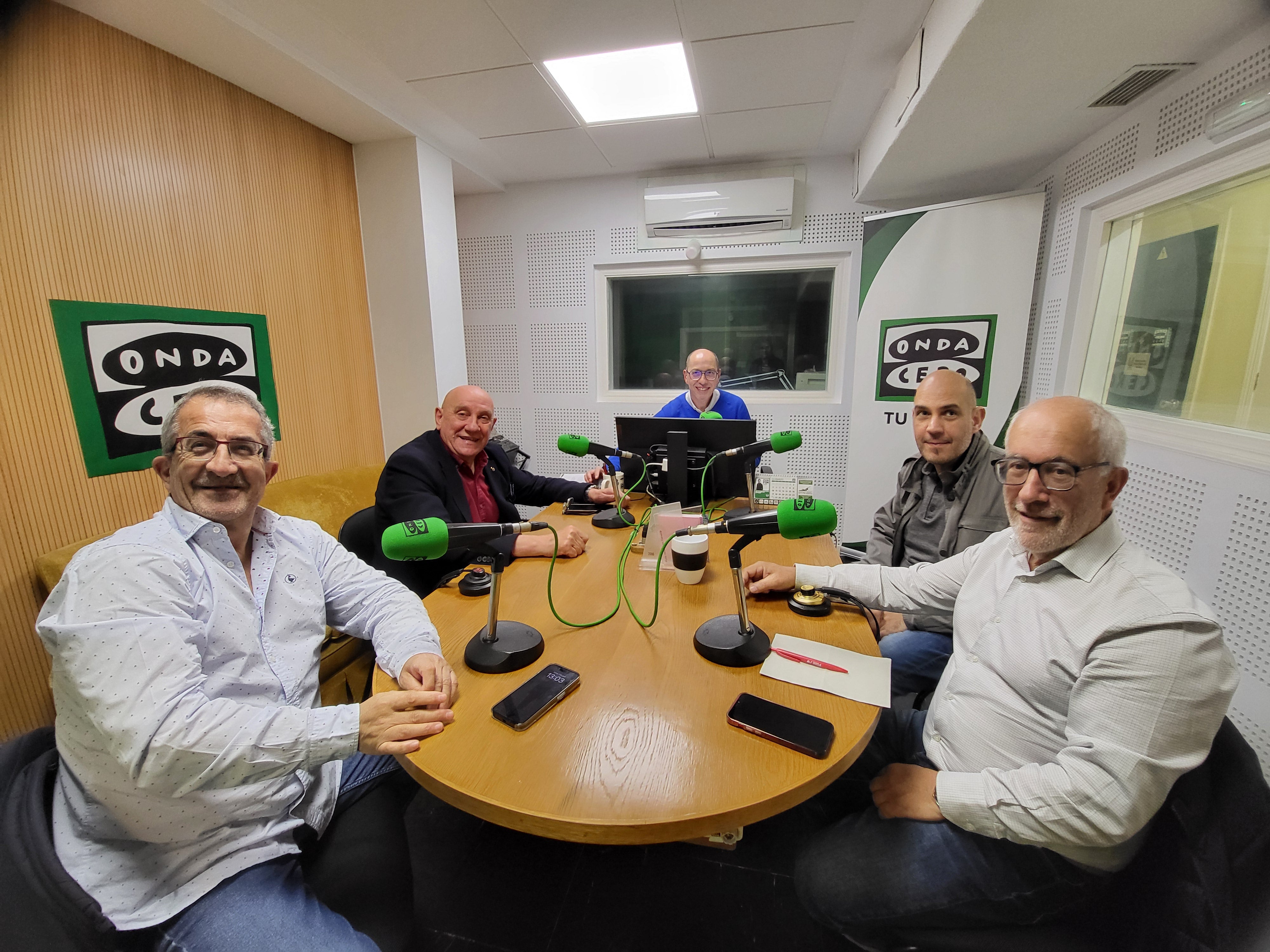 Tertulia de "Locos por Incordiar" a actualidade local e nacional Tertulia de "Locos por Incordiar" a actualidade local e nacional