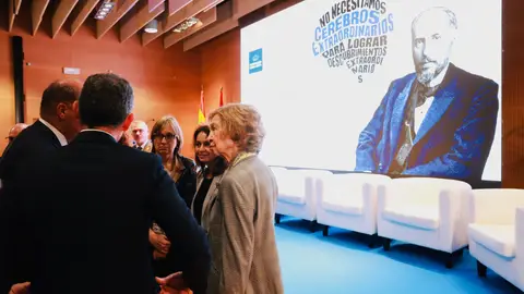 La Reina Sofía en la presentación de la campaña "Cerebros extraordinarios"