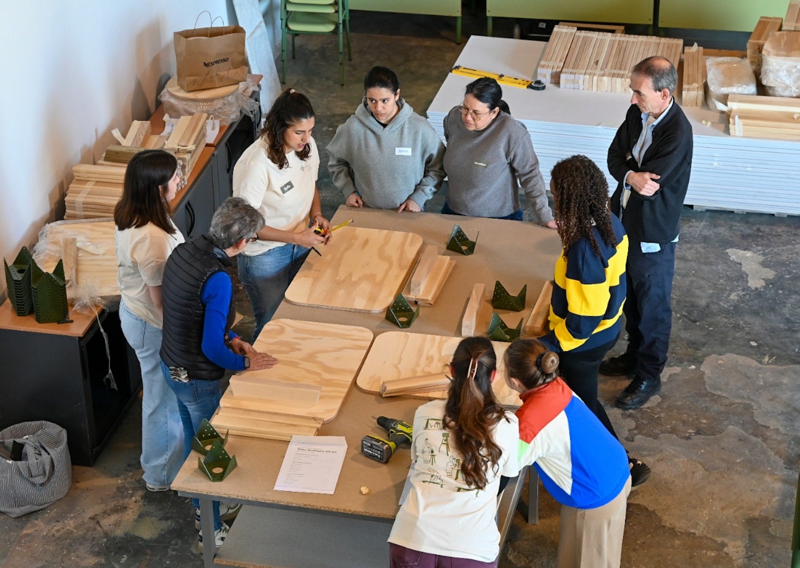 Estudiantes de la CEU UCH diseñan una colección de muebles orientada a afectados por la DANA Estudiantes de la CEU UCH diseñan una colección de muebles orientada a afectados por la DANA