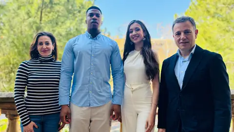 El alcalde recibe a Miss y Mister RNB Albacete para desearles suerte en el certamen nacional El alcalde recibe a Miss y Mister RNB Albacete para desearles suerte en el certamen nacional