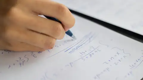 Uns 167.000 alumnes catalans fan aquesta setmana els exàmens de competències bàsiques Uns 167.000 alumnes catalans fan aquesta setmana els exàmens de competències bàsiques