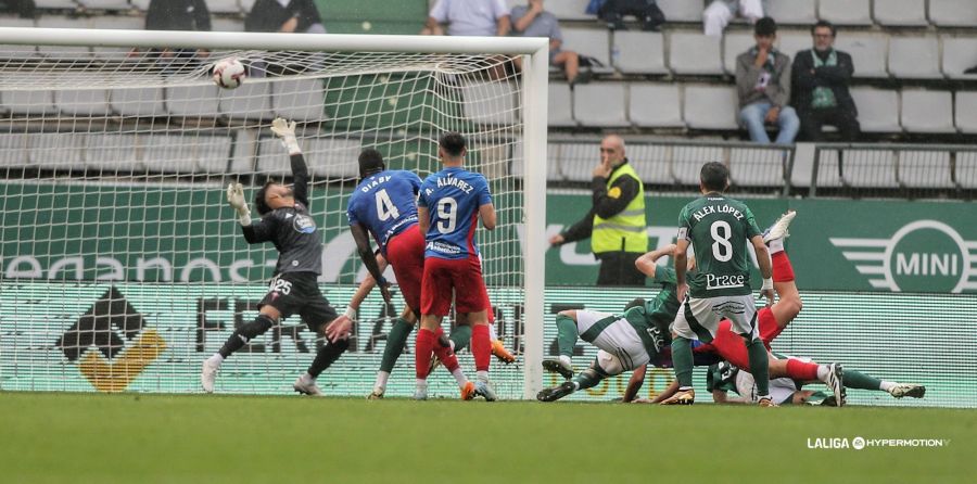 Elche-Racing de Ferrol: oportunidad para abrir brecha Elche-Racing de Ferrol: oportunidad para abrir brecha