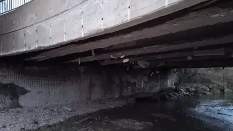 Vitoria derribará el puente afectado por el incendio grave