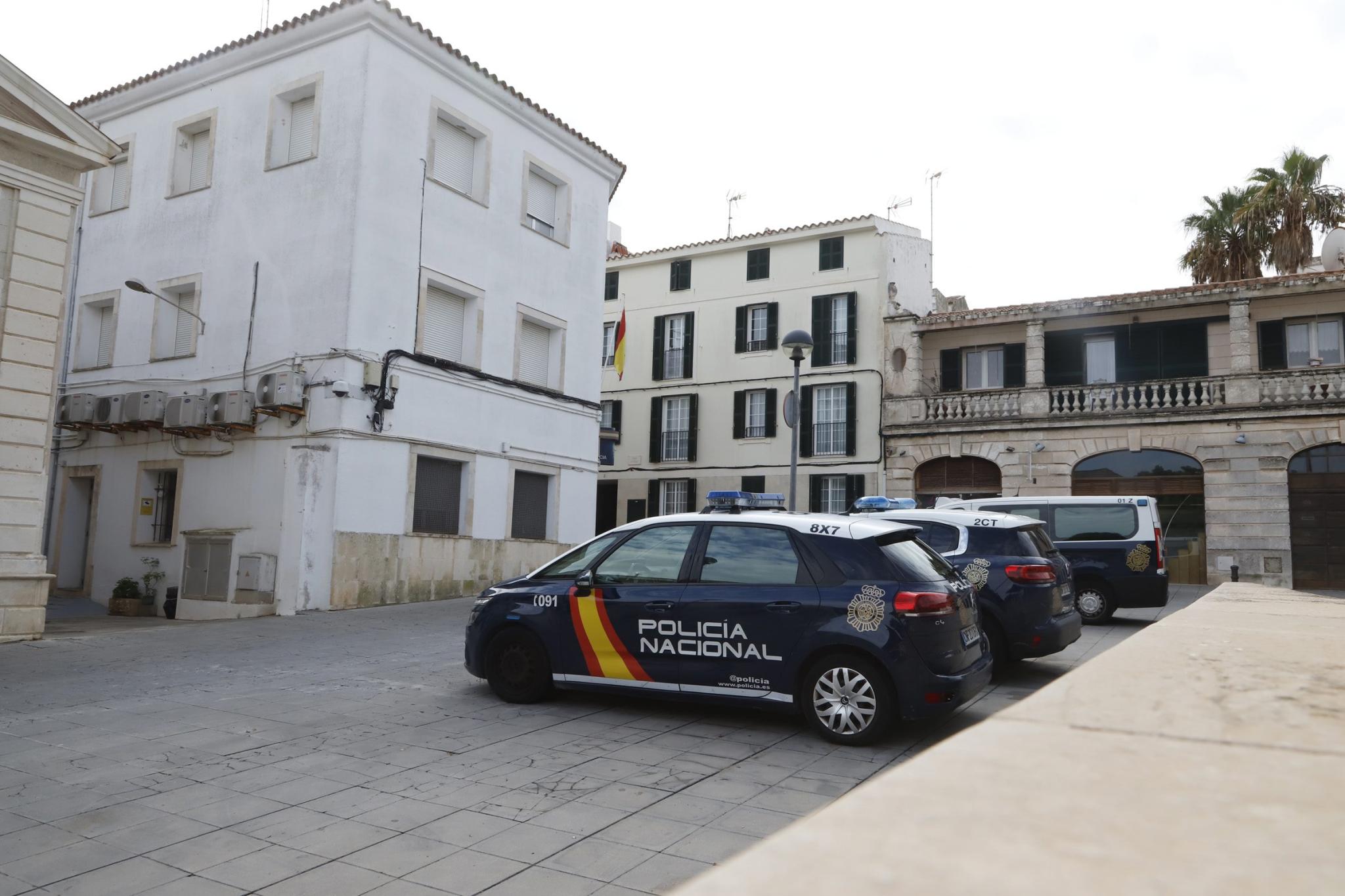 Detenido un joven en Maó por hacer proposiciones de carácter sexual a una menor Detenido un joven en Maó por hacer proposiciones de carácter sexual a una menor
