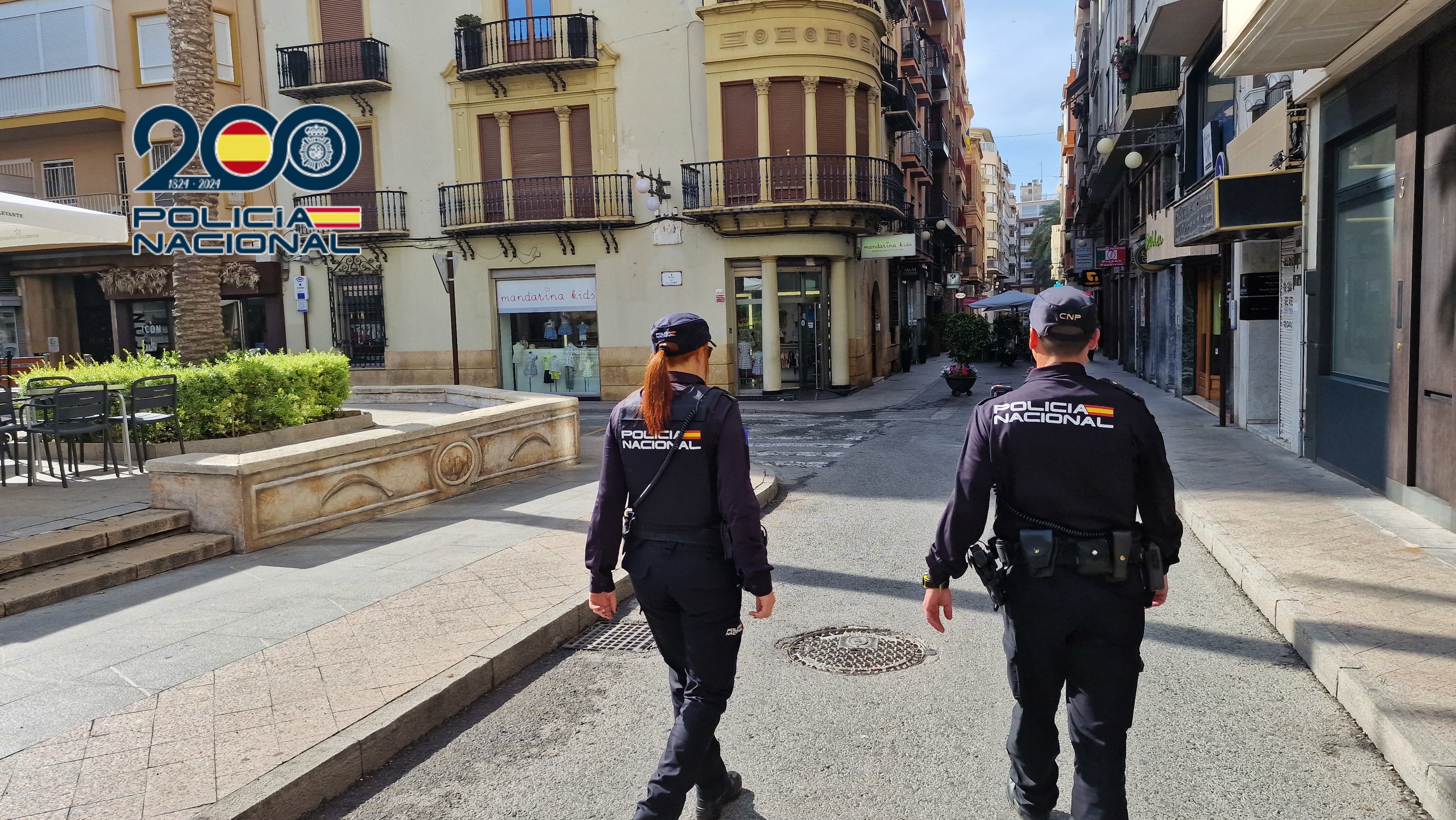 La Policía Nacional detiene a 13 personas en Elche por simular accidentes de tráfico para estafar a aseguradoras La Policía Nacional detiene a 13 personas en Elche por simular accidentes de tráfico para estafar a aseguradoras