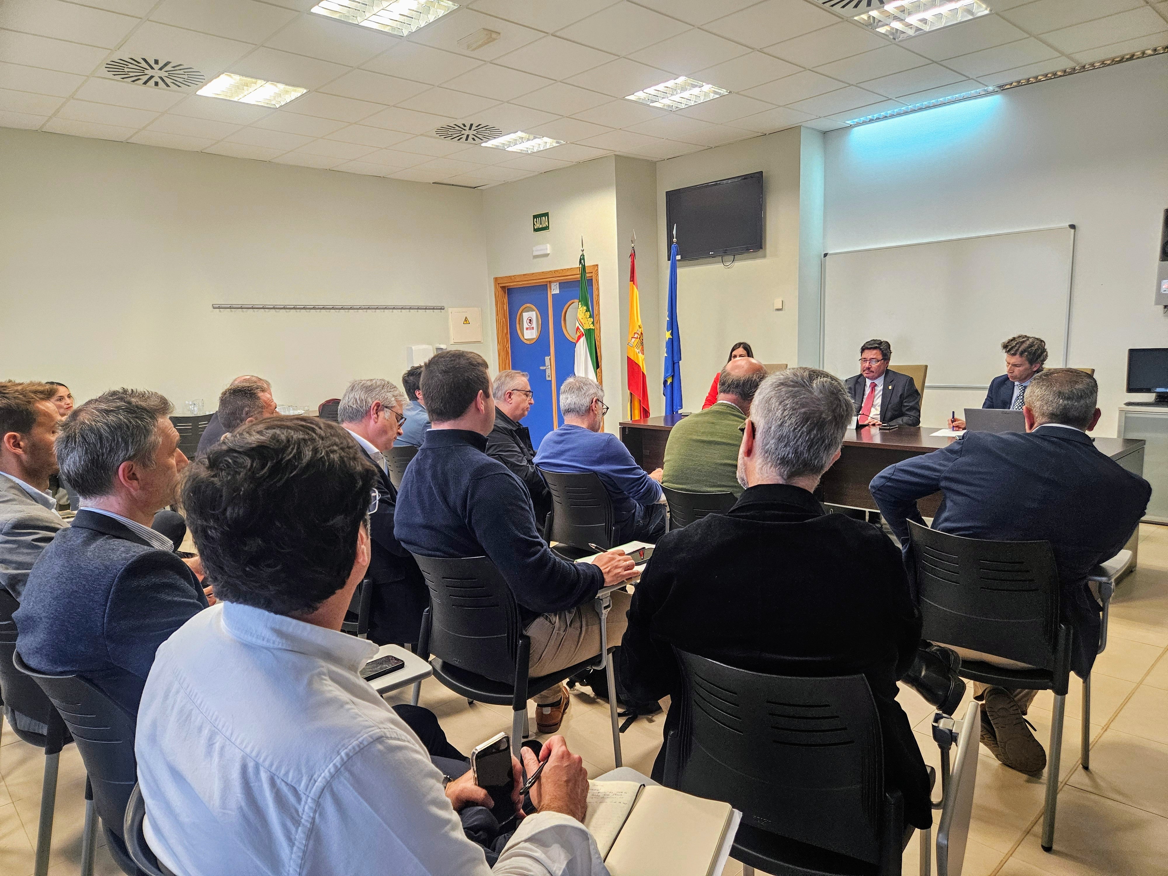 Santamaría destaca la necesidad de un Plan de Competitividad Industrial de consenso nacional y europeo en la guerra arancelaria Santamaría destaca la necesidad de un Plan de Competitividad Industrial de consenso nacional y europeo en la guerra arancelaria