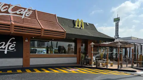 McDonald’s reabre su restaurante de Sedaví tras la DANA McDonald’s reabre su restaurante de Sedaví tras la DANA