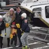 La familia de Agustín Escobar antes de montar en el helicóptero La familia de Agustín Escobar antes de montar en el helicóptero