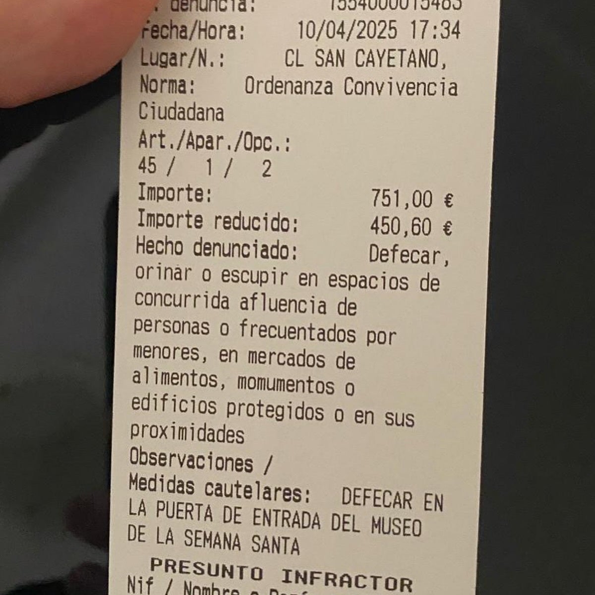 Un 'apretón' en plena calle le sale caro a un vecino de Crevillent: 751 euros de multa Un 'apretón' en plena calle le sale caro a un vecino de Crevillent: 751 euros de multa