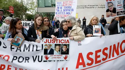 Asociaciones de víctimas y damnificados por la DANA ante la Ciudad de la Justicia de València Asociaciones de víctimas y damnificados por la DANA ante la Ciudad de la Justicia de València