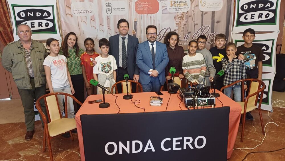 Paso a paso con alumnos del Jorge Manrique y el Presidente de la Diputación de Ciudad Real