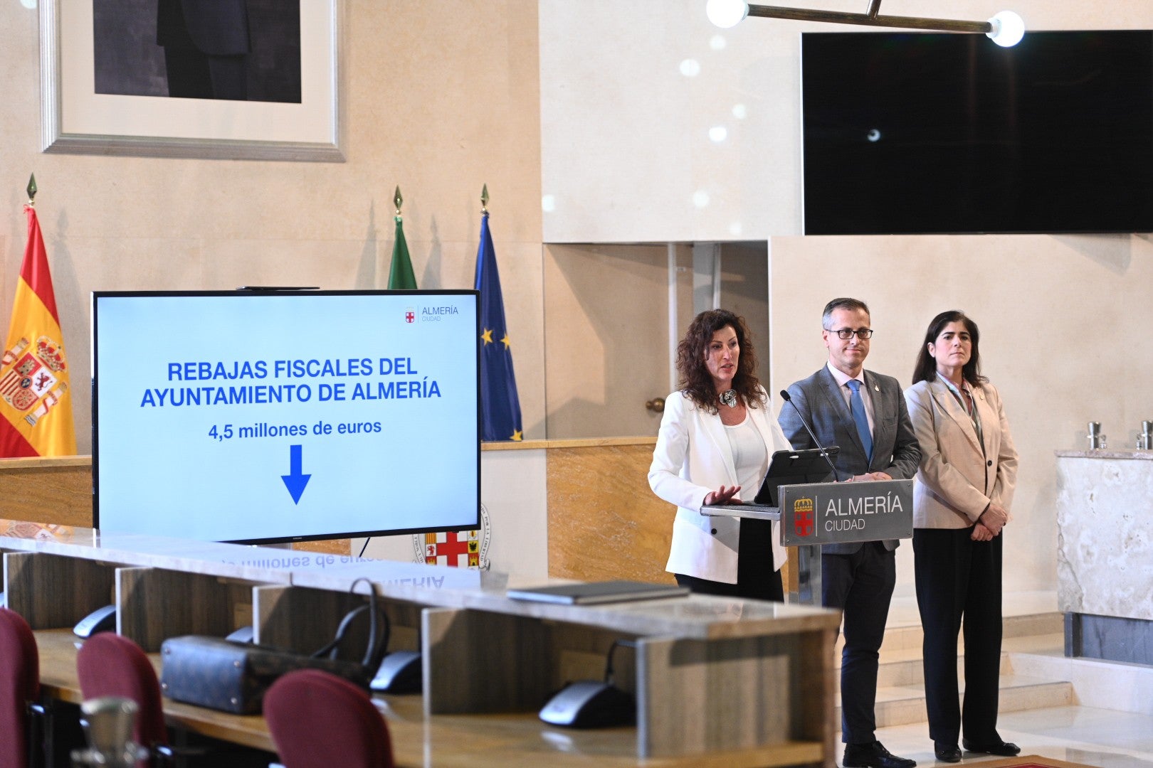 Anuncian rebajas de impuestos en Almería capital para 2026 Anuncian rebajas de impuestos en Almería capital para 2026