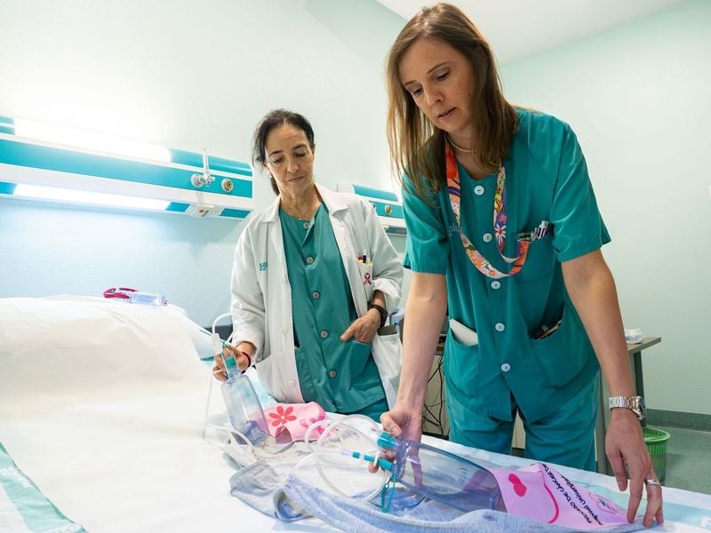 ¿Cómo son las camisetas para mujeres que salen con drenajes del hospital? ¿Cómo son las camisetas para mujeres que salen con drenajes del hospital?