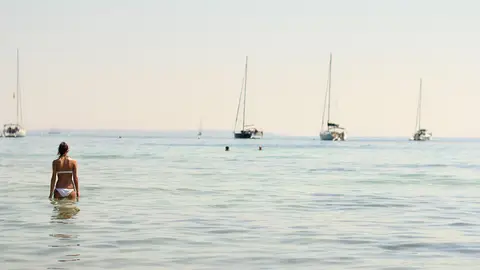 Baño en el Mediterráneo ibicenco